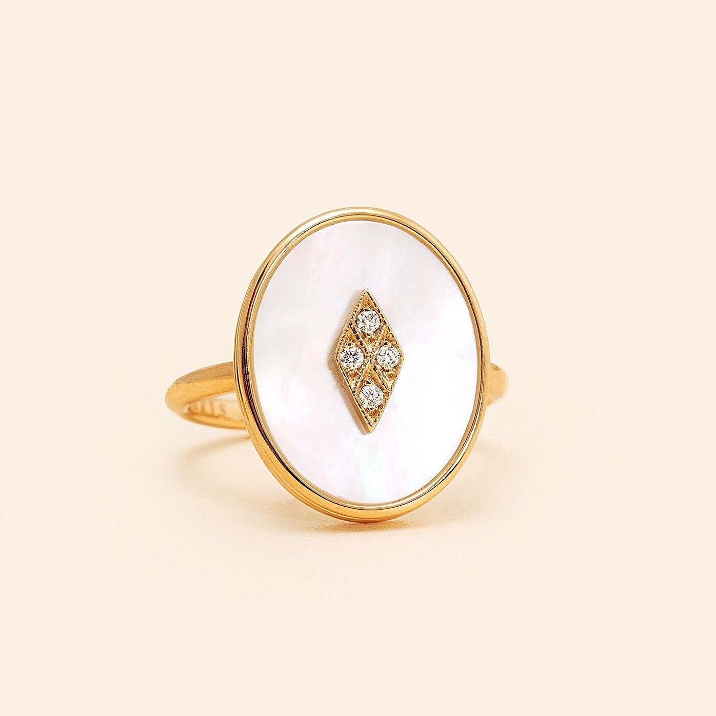 Bague Or Jaune 18 Carats, Nacre Blanche