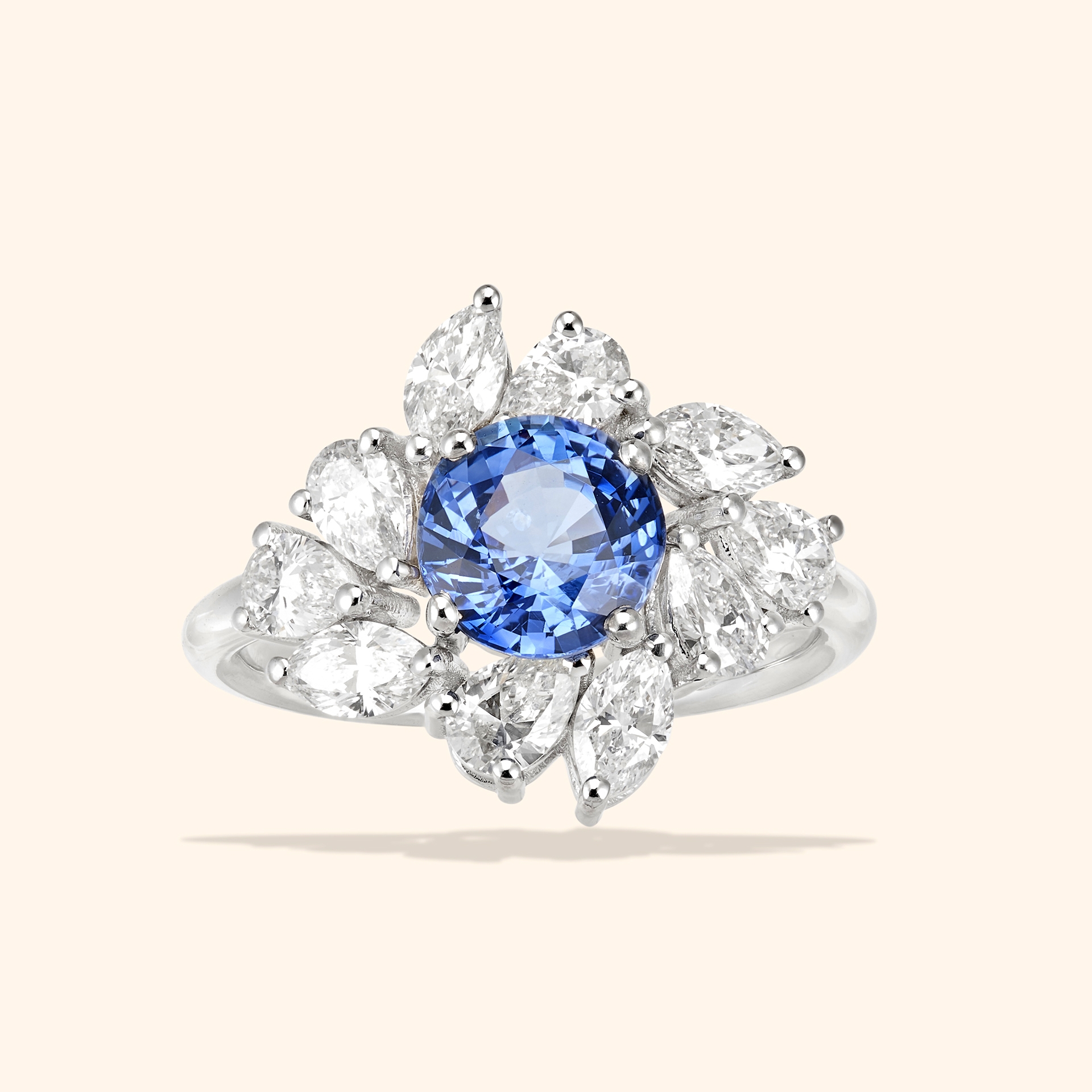 AGATHE SAPHIR DE CEYLAN, OR BLANC 18 CARATS